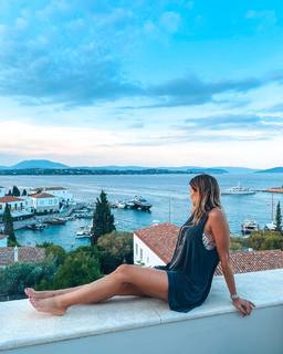 Elli Kokkinou feet photo thumbnail