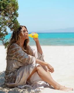 Elli Kokkinou feet photo thumbnail