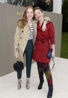 Ellie Bamber feet photo thumbnail