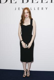 Ellie Bamber feet photo thumbnail