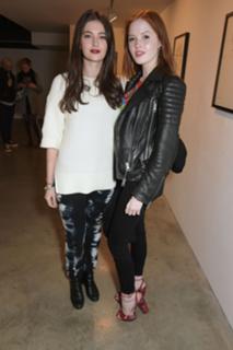 Ellie Bamber feet photo thumbnail