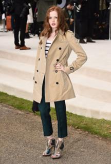 Ellie Bamber feet photo thumbnail