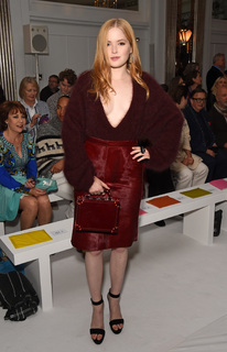 Ellie Bamber feet photo thumbnail