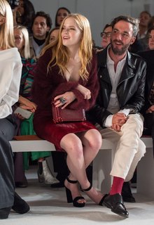 Ellie Bamber feet photo thumbnail
