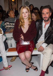 Ellie Bamber feet photo thumbnail