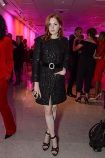 Ellie Bamber feet photo thumbnail