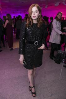 Ellie Bamber feet photo thumbnail