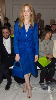 Ellie Bamber feet photo thumbnail