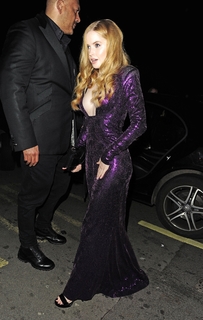 Ellie Bamber feet photo thumbnail