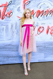 Ellie Bamber feet photo thumbnail