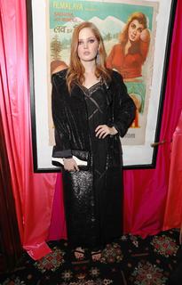 Ellie Bamber feet photo thumbnail