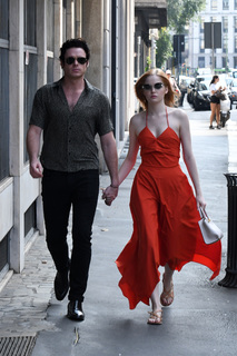 Ellie Bamber feet photo thumbnail