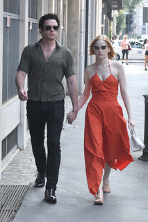 Ellie Bamber feet photo thumbnail