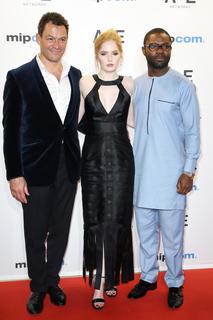 Ellie Bamber feet photo thumbnail