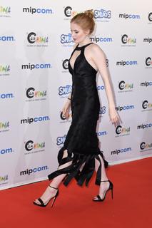 Ellie Bamber feet photo thumbnail