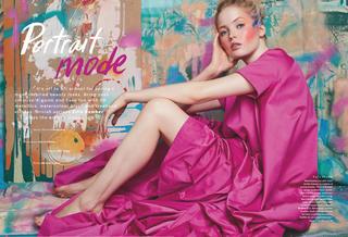 Ellie Bamber feet photo thumbnail