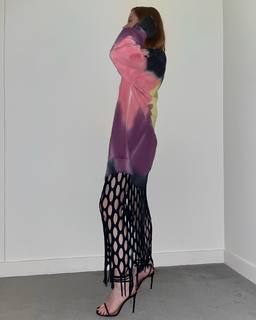 Ellie Bamber feet photo thumbnail