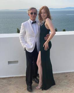 Ellie Bamber feet photo thumbnail