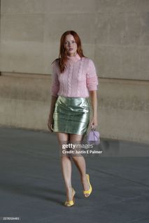 Ellie Bamber feet photo 16