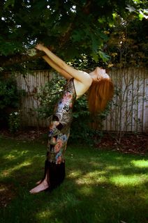 Ellie Bamber feet photo 7