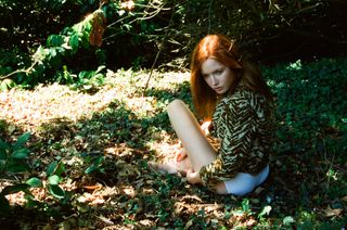 Ellie Bamber feet photo 5