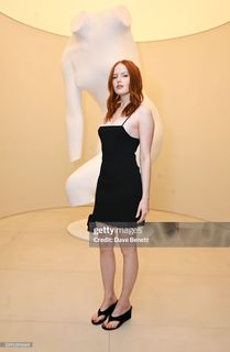 Ellie Bamber feet photo 4