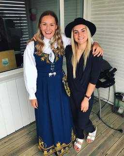 Ellie Carpenter feet photo 17