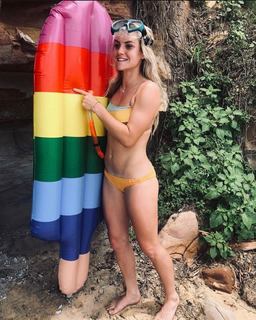 Ellie Carpenter feet photo 9