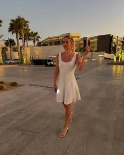Ellie Carpenter feet photo 13