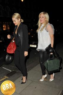 Ellie Goulding feet photo thumbnail