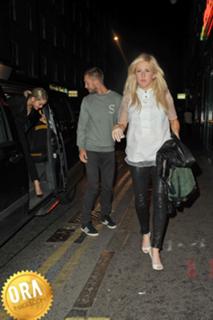 Ellie Goulding feet photo thumbnail
