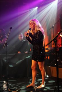 Ellie Goulding feet photo thumbnail