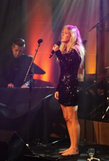 Ellie Goulding feet photo thumbnail