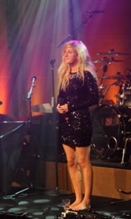 Ellie Goulding feet photo thumbnail
