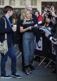 Ellie Goulding feet photo thumbnail