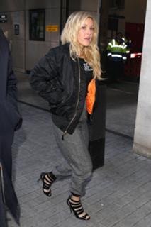 Ellie Goulding feet photo thumbnail