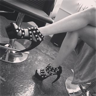 Ellie Goulding feet photo thumbnail
