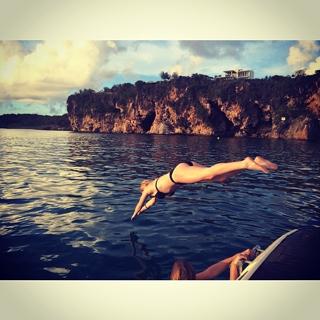 Ellie Goulding feet photo thumbnail