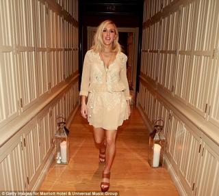 Ellie Goulding feet photo thumbnail