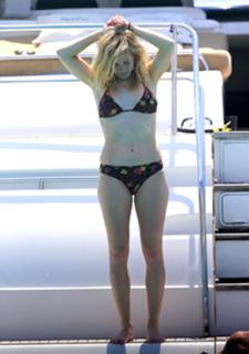 Ellie Goulding feet photo thumbnail