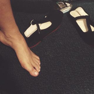 Ellie Goulding feet photo thumbnail