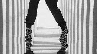 Ellie Goulding feet photo thumbnail