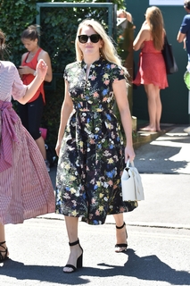 Ellie Goulding feet photo thumbnail