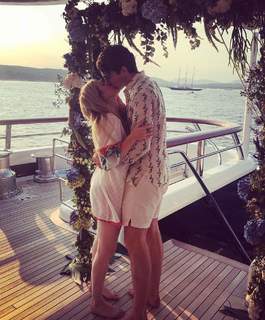 Ellie Goulding feet photo thumbnail