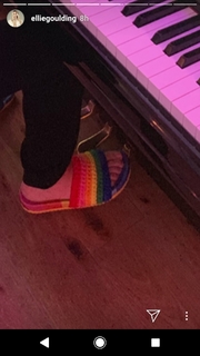 Ellie Goulding feet photo thumbnail