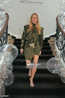 Ellie Goulding feet photo thumbnail