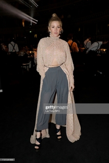 Ellie Goulding feet photo thumbnail