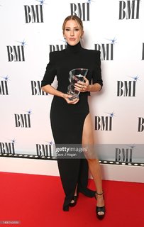 Ellie Goulding feet photo thumbnail