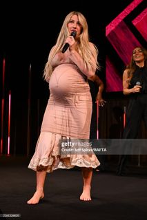 Ellie Goulding feet photo 6