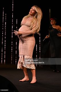 Ellie Goulding feet photo 4